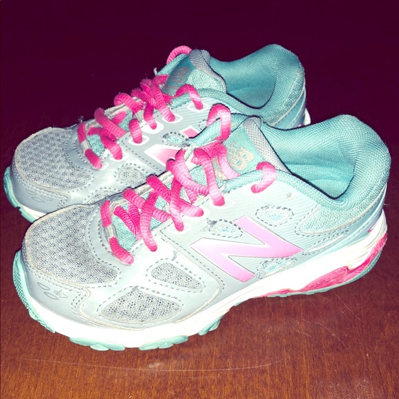 new balance girls tennis shoes